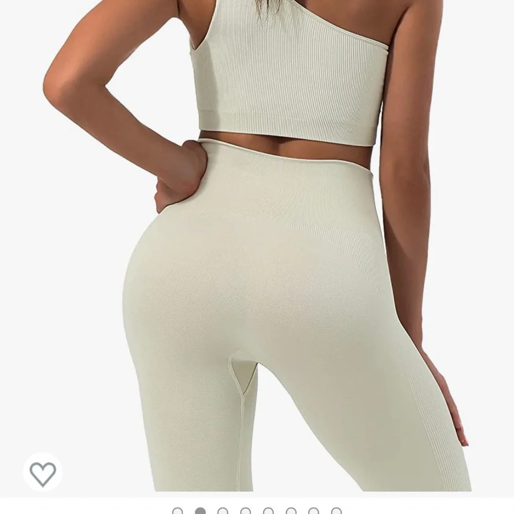 Matching workout set - Picture 3 of 5